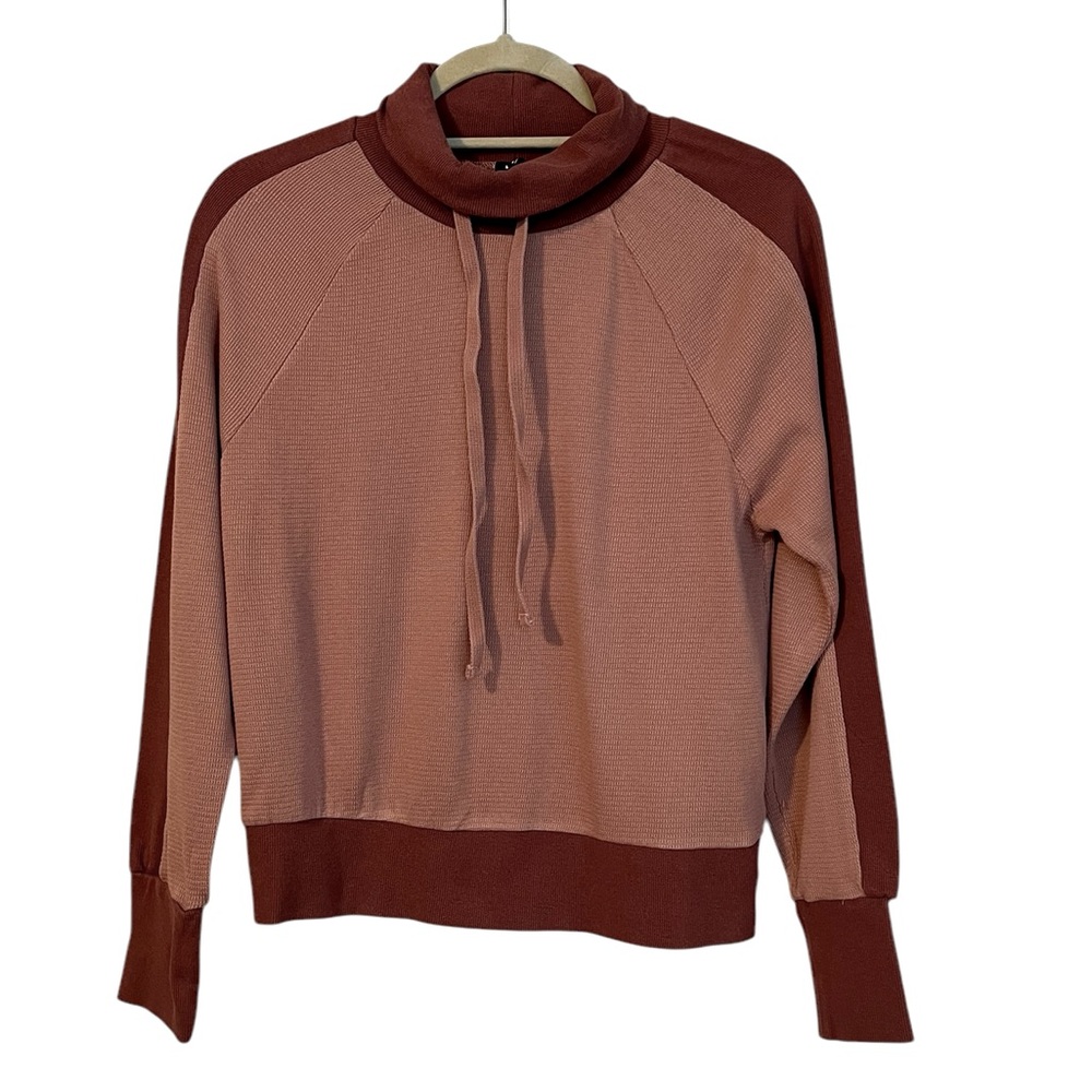 Monrow Cowl Neck Sweatshirt Sweater with Long Sleeves and Relaxed Fit